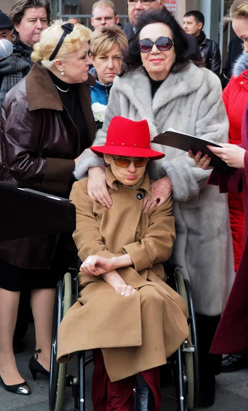 Наталья Дрожжина, Гитана Леонтенко и Мария Баталова Наталья Дрожжина, Гитана Леонтенко и Мария Баталова