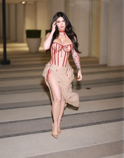 Меган Фокс вышла в свет Меган Фокс вышла в свет