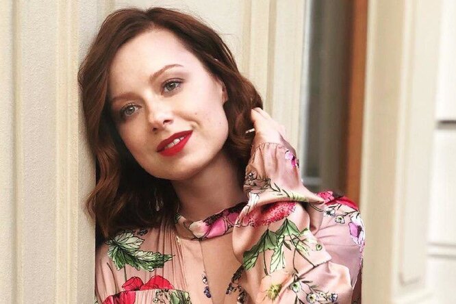 Юлия Савичева рассказала, что ее убеждали сделать пластическую операцию Юлия Савичева рассказала, что ее убеждали сделать пластическую операцию
