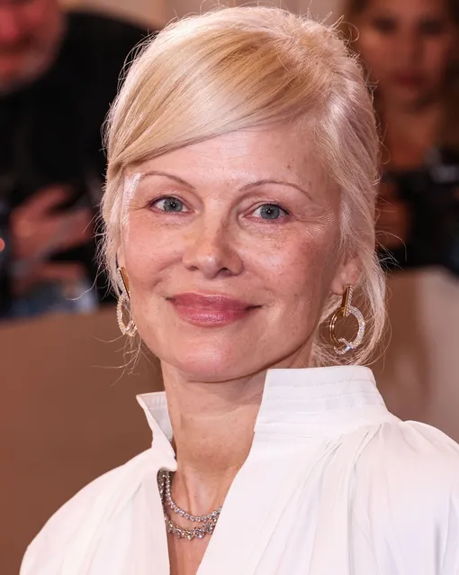 Так выглядит блонд, ставший символом гламура 90-х Так выглядит блонд, ставший символом гламура 90-х