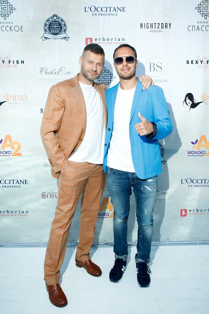 Тимур Соловьев и Катя Лель на открытии летней площадки имение Спасское