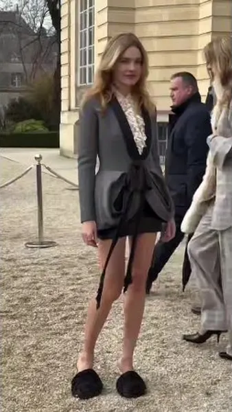 Нажми и смотри