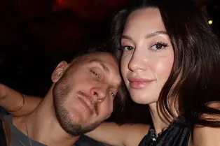 «Мне удавалось скрывать большой живот»: беременная жена T-Killah рассказала, как удивила знакомую на пляже в Дубае