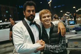 Выход сериала «Комбинация», премьера в МХТ, Минекаев и Озчивит: последние новости театра и кино Выход сериала «Комбинация», премьера в МХТ, Минекаев и Озчивит: последние новости театра и кино