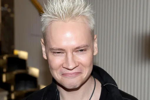 «А это вкусно!»: Shaman облизал лед Байкала и поделился впечатлением — видео «А это вкусно!»: Shaman облизал лед Байкала и поделился впечатлением — видео