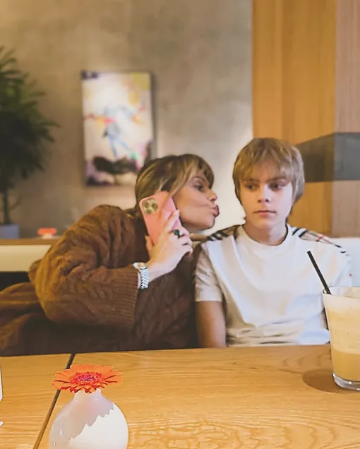 Ксения Новикова и ее 15-летний сын Богдан