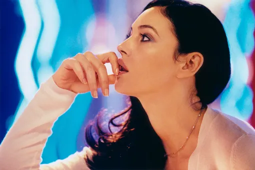 Моника Беллуччи доказала, что обладает не только привлекательной внешностью, но и актерским талантом Моника Беллуччи доказала, что обладает не только привлекательной внешностью, но и актерским талантом