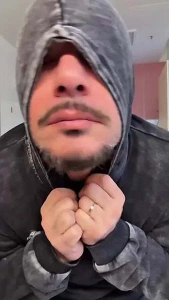 Нажми и смотри