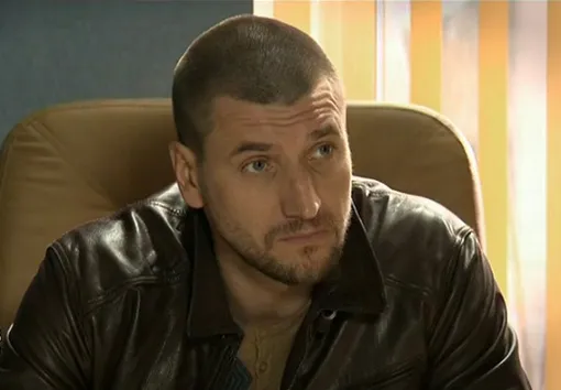 В сериале «Ментовские войны» Александр Устюгов снимался на протяжении пятнадцати лет Александр Устюгов