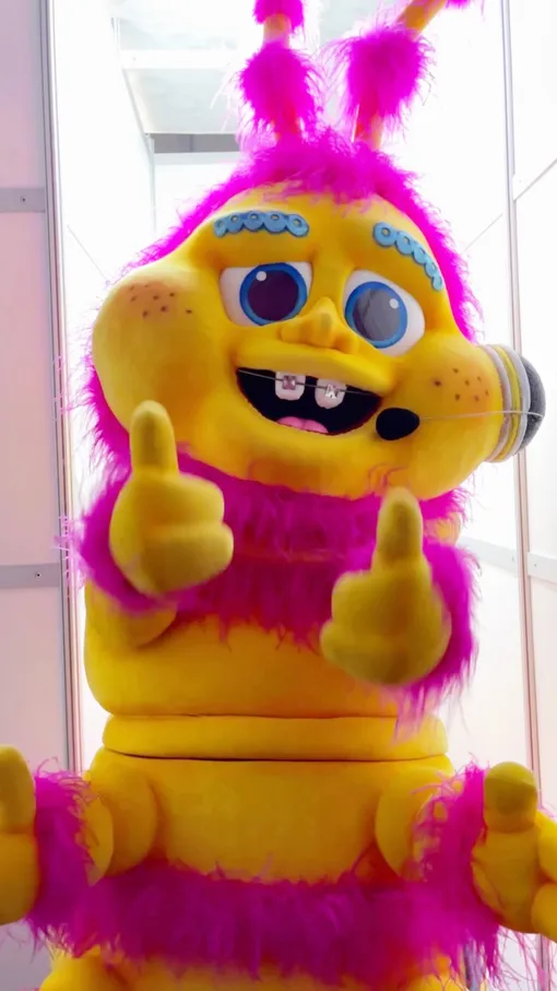 Гусеница вызвала особый интерес у судей