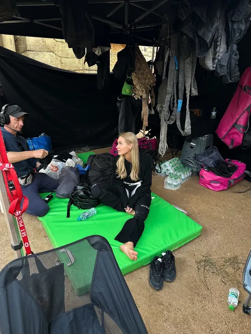 Кристина Асмус сама выполняет почти все трюки Кристина Асмус сама выполняет почти все трюки