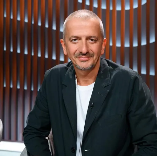 Константин Богомолов попросил освободить его от обязанностей ректора Школы-студии МХАТ Константин Богомолов попросил освободить его от обязанностей ректора Школы-студии МХАТ