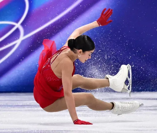 Аделия Петросян упала в начале произвольной программы, поэтому не смогла завоевать медаль на Олимпиаде-2026
