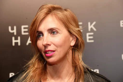 Светлана призналась, что в юности носила длинные волосы Светлана призналась, что в юности носила длинные волосы