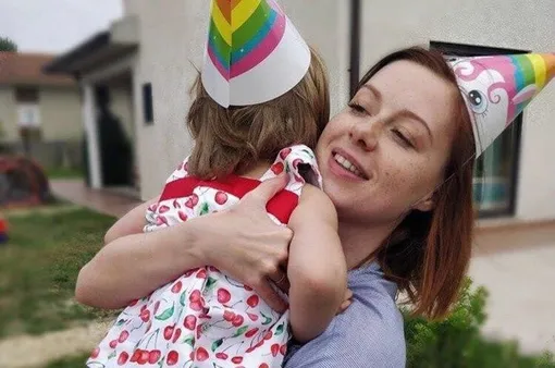 Юлия Савичева с дочерью Анной Юлия Савичева с дочерью Анной