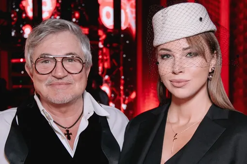 «Я связалась с Димой»: Полина Диброва рассказала о состоянии бывшего мужа, разбившего голову при падении с лестницы «Я связалась с Димой»: Полина Диброва рассказала о состоянии бывшего мужа, разбившего голову при падении с лестницы