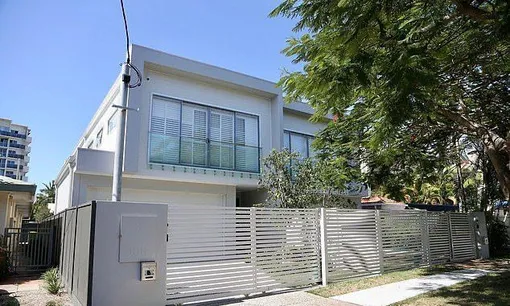 Марго Робби подарила матери дом и полностью погасила ипотеку