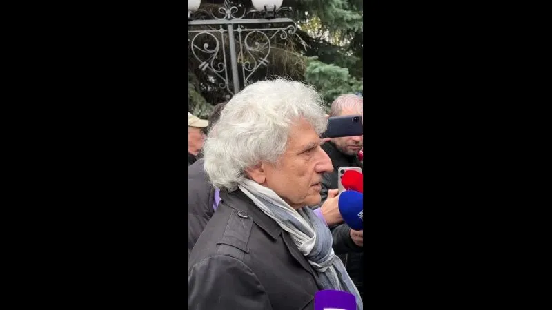 Нажми и смотри