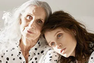 86-летняя модель появилась в рекламе Vans x & Other Stories 86-летняя модель появилась в рекламе Vans x & Other Stories