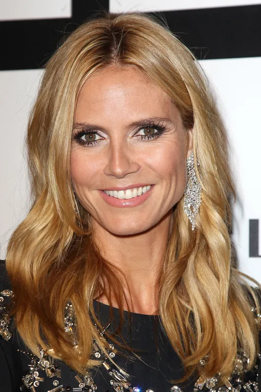 прически на прямой пробор