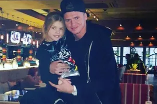 Семилетняя дочь Дмитрия Тарасова не ложится спать, пока не поговорит с отцом Семилетняя дочь Дмитрия Тарасова не ложится спать, пока не поговорит с отцом