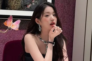 «Принцесса k-pop» Чан Вонён в маленьком черном платье и бриллиантах появилась на вечеринке «Принцесса k-pop» Чан Вонён в маленьком черном платье и бриллиантах появилась на вечеринке