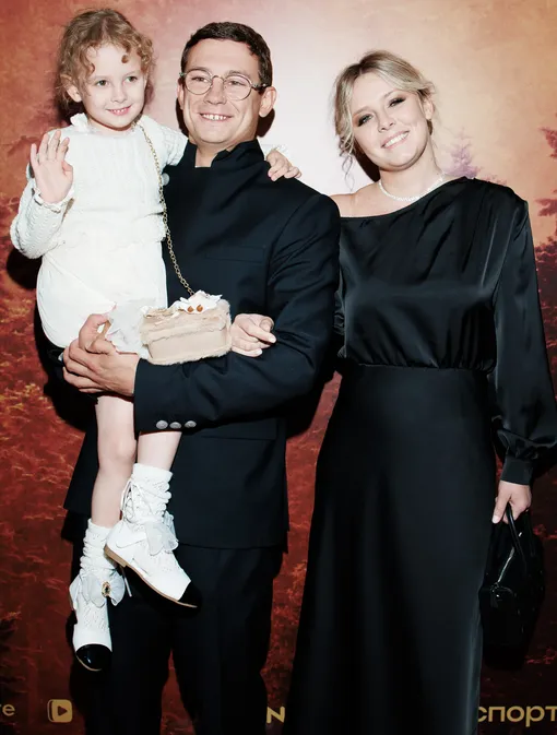 Никита Кологривый с женой и дочерью