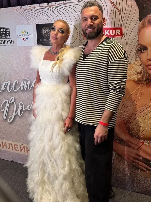 Анастасия Волочкова поблагодарила Левона Анастасия Волочкова поблагодарила Левона