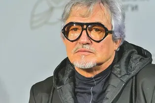 64-летний Дмитрий Дибров честно ответил на вопрос о пластике 64-летний Дмитрий Дибров честно ответил на вопрос о пластике