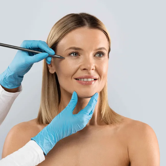 Пластическая хирургия и успешная карьера: как меняют себя мужчины и женщины, которые хотят добиться финансового успеха