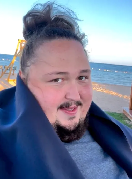 Расходы на похороны Паши Техника взял на себя Лука Сафронов Расходы на похороны Паши Техника взял на себя Лука Сафронов