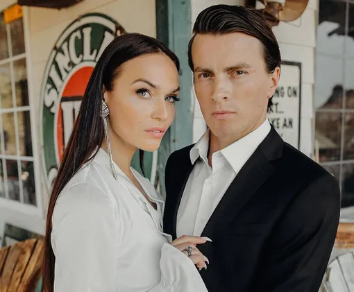 Алена Водонаева и Алексей Косинус