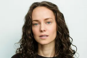 Катерина Ковальчук показала фигуру в полупрозрачном платье без белья