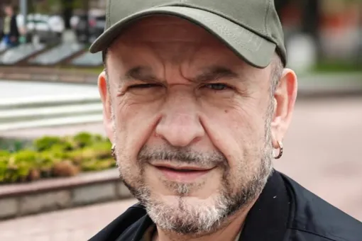 «Мы ровесники с ее папой»: Александр Морозов после похудения на 80 кг закрутил роман с 18-летней девушкой «Мы ровесники с ее папой»: Александр Морозов после похудения на 80 кг закрутил роман с 18-летней девушкой
