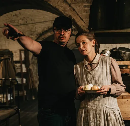 Режиссер фильма «В списках не значился» Сергей Коротаев и Яна Сексте Режиссер фильма «В списках не значился» Сергей Коротаев и Яна Сексте