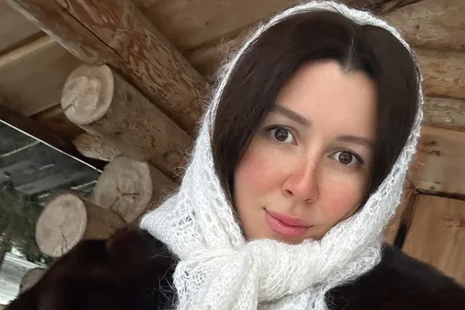 Беременная Анна Заворотнюк вернулась в Москву и совершила бьюти-преображение