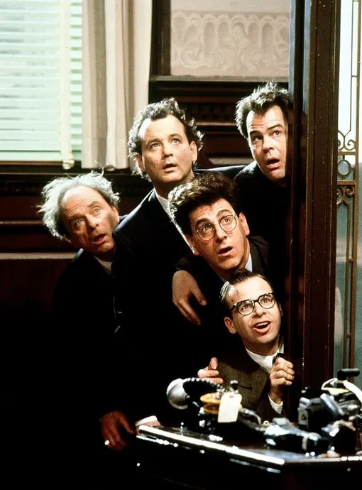 Харрис Юлин (слева) в фильме «Охотники за привидениями»