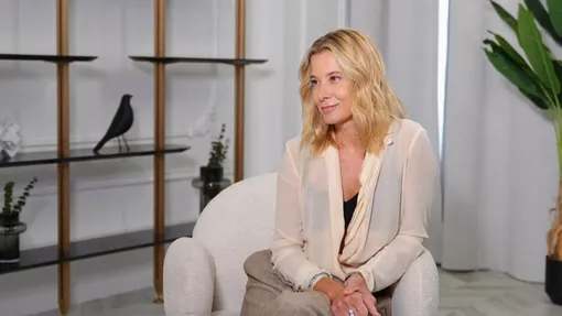 Юлия Высоцкая дала откровенное интервью Лауре Джугелии Юлия Высоцкая дала откровенное интервью Лауре Джугелии