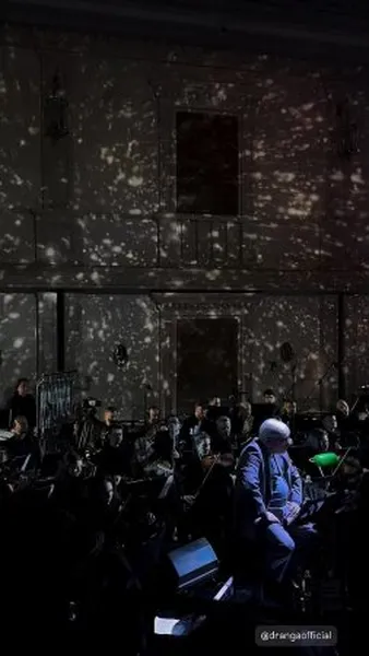 Нажми и смотри