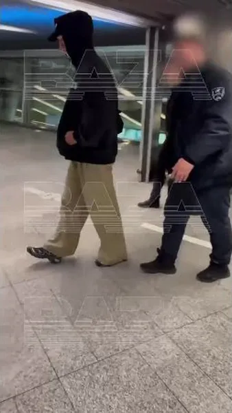 Нажми и смотри