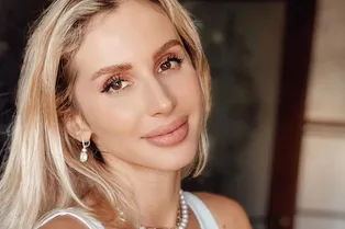 «Моя рабочая сторона – правая!»: Светлана Лобода в бикини снялась на пляже «Моя рабочая сторона – правая!»: Светлана Лобода в бикини снялась на пляже