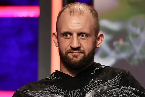«Вернусь на ринг»: младший брат Федора Емельяненко вышел на свободу из колонии «Вернусь на ринг»: младший брат Федора Емельяненко вышел на свободу из колонии