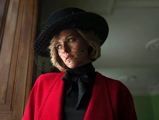 Кристен Стюарт в 2021 году сыграла принцессу Диану в психологической драме «Спенсер: тайна принцессы Дианы»