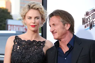 Шарлиз Терон и Шон Пенн обручились Шарлиз Терон и Шон Пенн обручились