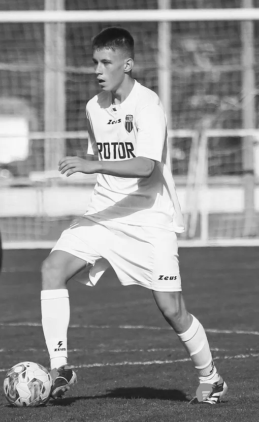 Максим Семенов прожил 16 лет Максим Семенов прожил 16 лет