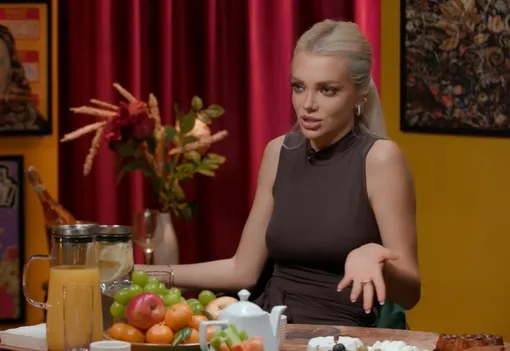 Екатерина Шкуро на шоу Алены Жигаловой