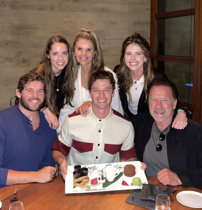 Арнольд Шварценеггер и Мария Шрайвер с детьми