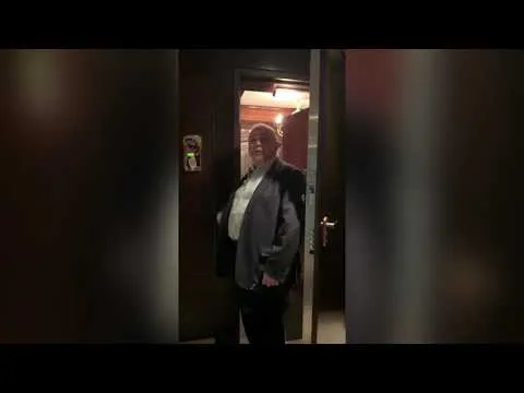 Нажми и смотри