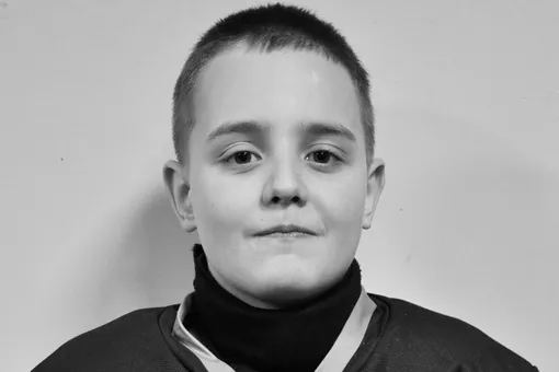 Погиб от удара током собиравший ягоды 10-летний хоккеист Кирилл из Ярославля Погиб от удара током собиравший ягоды 10-летний хоккеист Кирилл из Ярославля