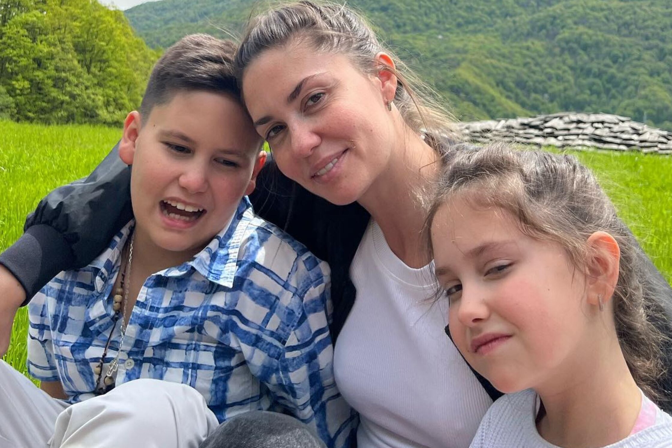 Адвокат Павла Прилучного заявила, что Агата Муцениеце не отвечает на звонки и сообщения сына